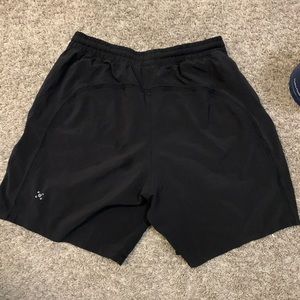 Lululemon Black Pace Breaker shorts 7 inch inseam